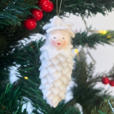 Bambina Pigna bianca da appendere -  in feltro