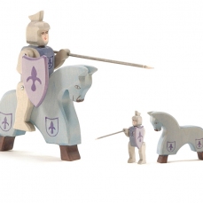 Cavaliere azzurro a cavallo con lancia e scudo - San Michele