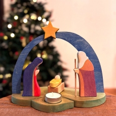 Presepe in legno con porta candela