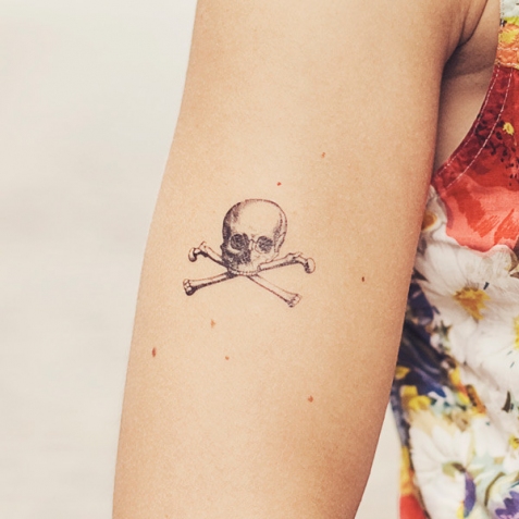 Cartolina Skull - Tatuaggio temporaneo Teschio Tattly