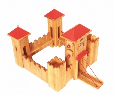 Castello con il tetto rosso e ponte levatoio