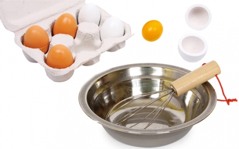 Uova da sbattere in legno per la cucina dei bambini