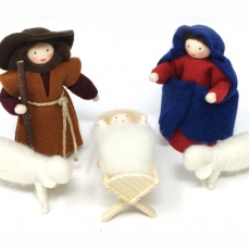 Presepe in feltro - Maria, Giuseppe, Gesu bambino e 2 pecore