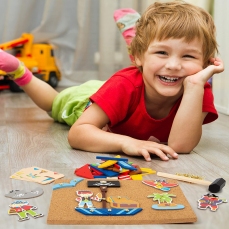 Crea la tua tavola con chiodi e martelletto - Pirata